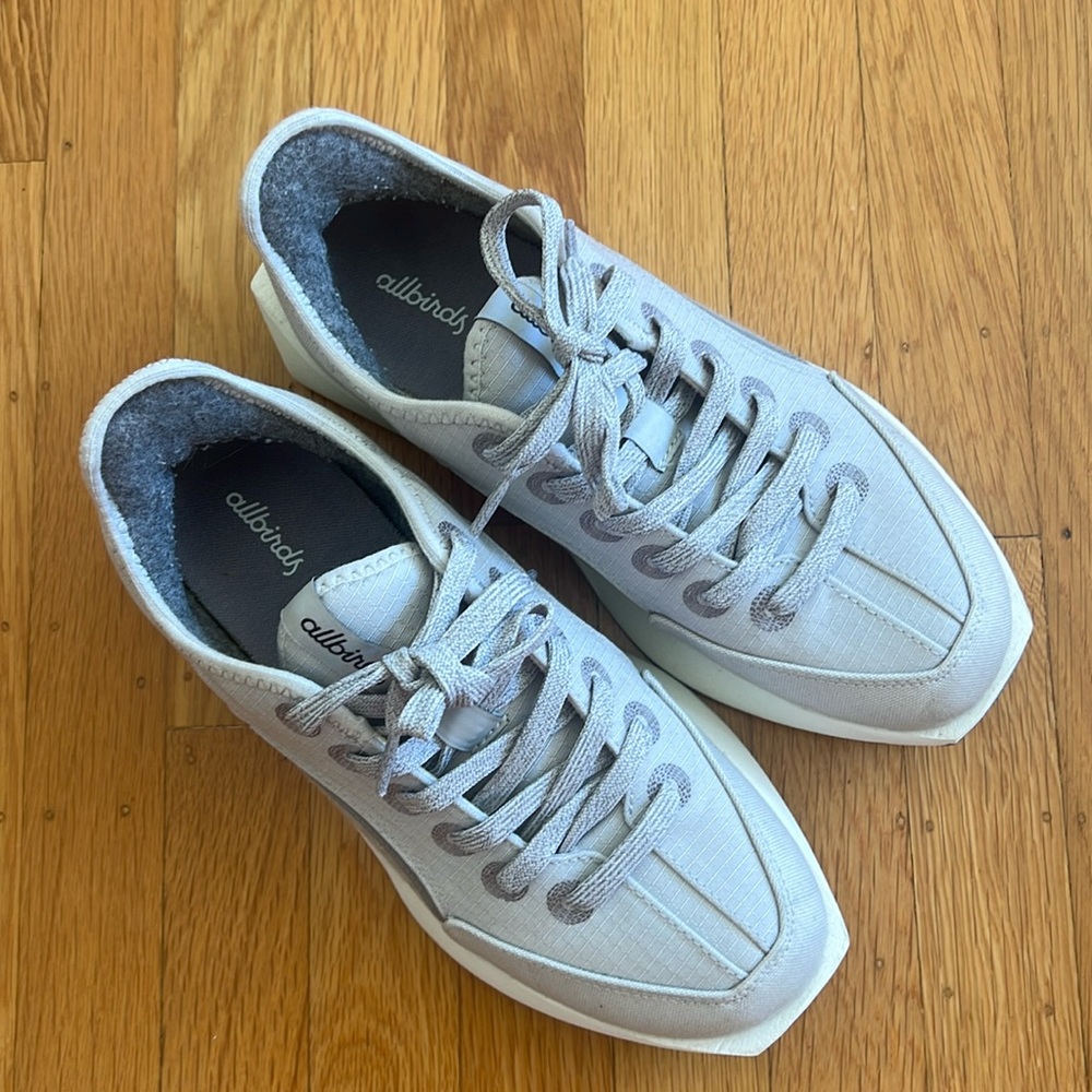 Allbirds Sneakers, size 9W. Only worn a couple times — GREAT condition!